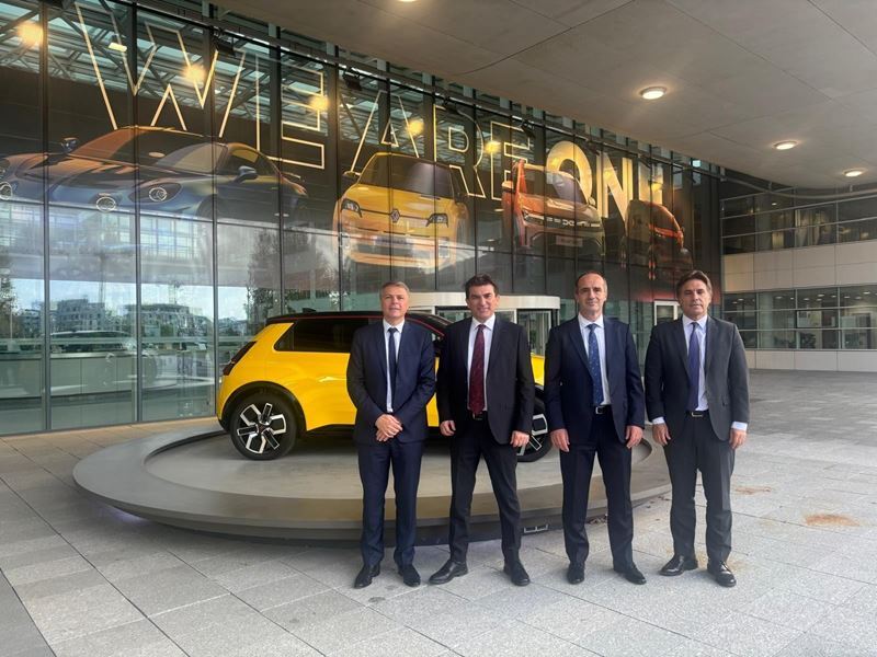 Murat Yalçıntaş, General Manager of OYAK, held a meeting with François Provost, CEO of Renault Group