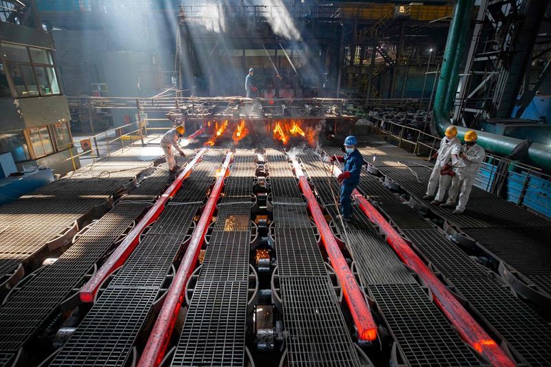 China crude steel output slowed sharply in the final days of the year