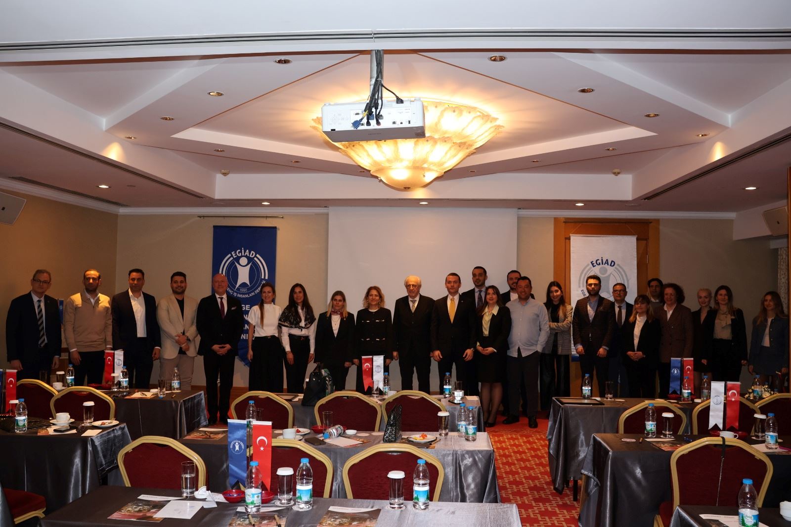 "Türkiye tüketimle değil, üretim ve ihracatla büyümelidir"