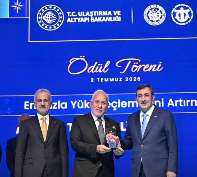 Tosyalı Limanı'na "En Fazla Yük Elleçlemesini Artıran Liman" ödülü
