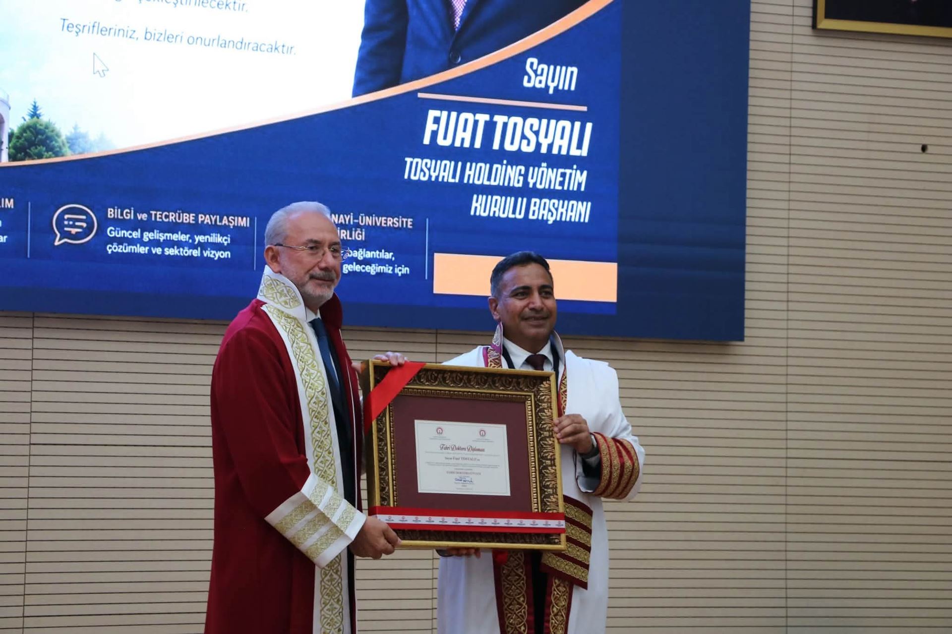 Fuat Tosyalı’ya ekonomi alanında fahri doktora ünvanı verildi