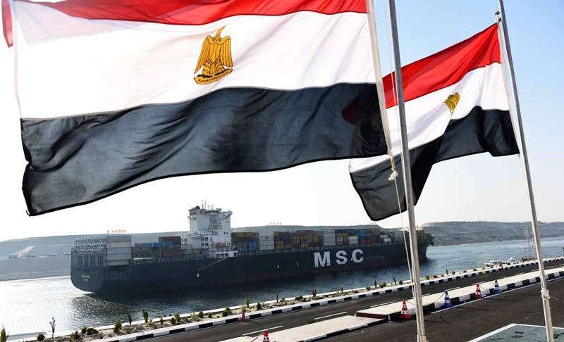 Mısır'ın Süveyş Kanalı geliri bölgesel çalkantılar nedeniyle düşüş gösterdi