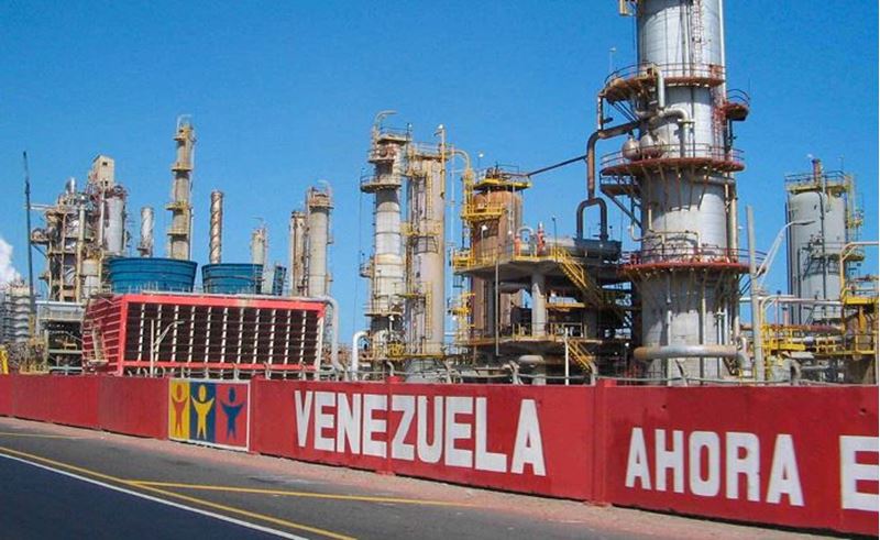 ABD, Venezuela'nın petrol sektörüne yönelik yaptırımları yeniden uygulamaya koydu