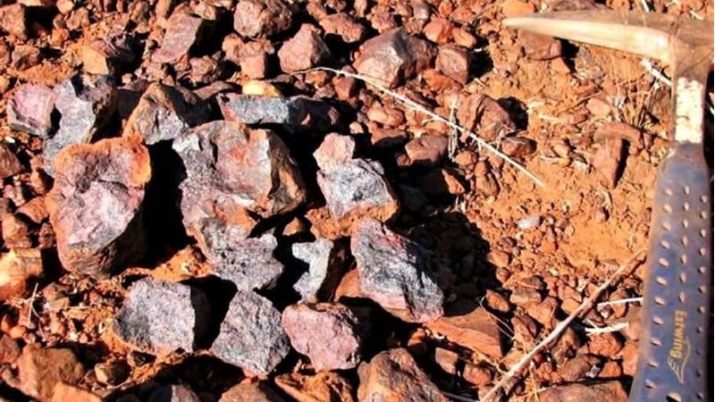 Iron ore prices remain stable