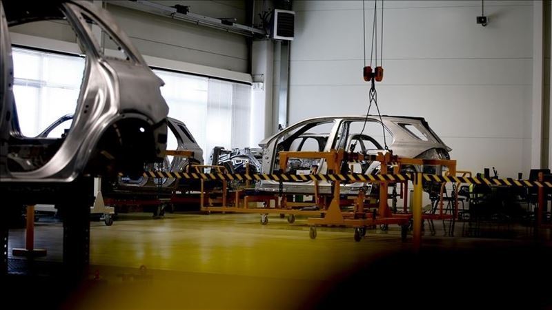Automotive production decreased by 1 percent in the first 4 months of the year