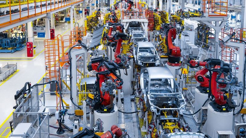 Otomotiv endüstrisi nisan ayında ihracatın lideri oldu