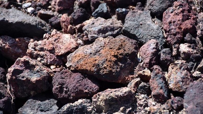 Australia invests USD 1 billion in refinery to counter China’s rare earth dominance