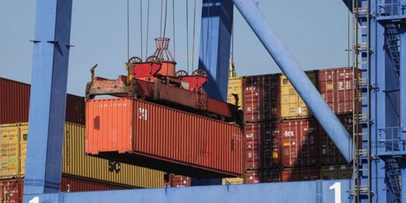 Temmuzda dış ticaret açığı azaldı, ihracat artışını sürdürdü