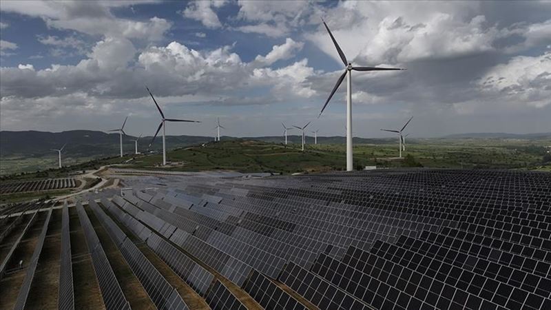 Türkiye'nin yenilenebilir enerji kurulu gücü ağustosta 74 bin megavat oldu 
