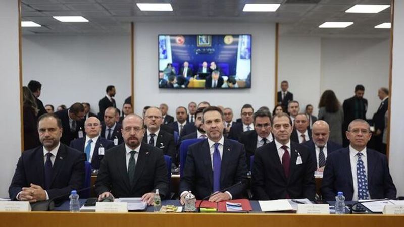 Bakan Bayraktar: yenilenebilir enerji yatırımları hız kesmeden sürecek