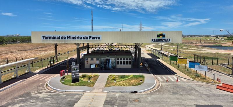 Prumo Logística sells a 50% stake in the iron ore terminal to 3Point2