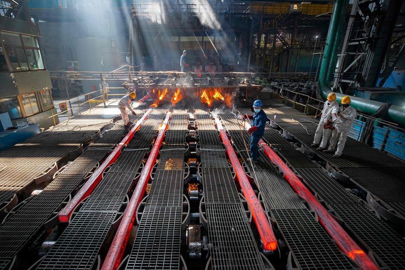 China crude steel output slowed sharply in the final days of the year