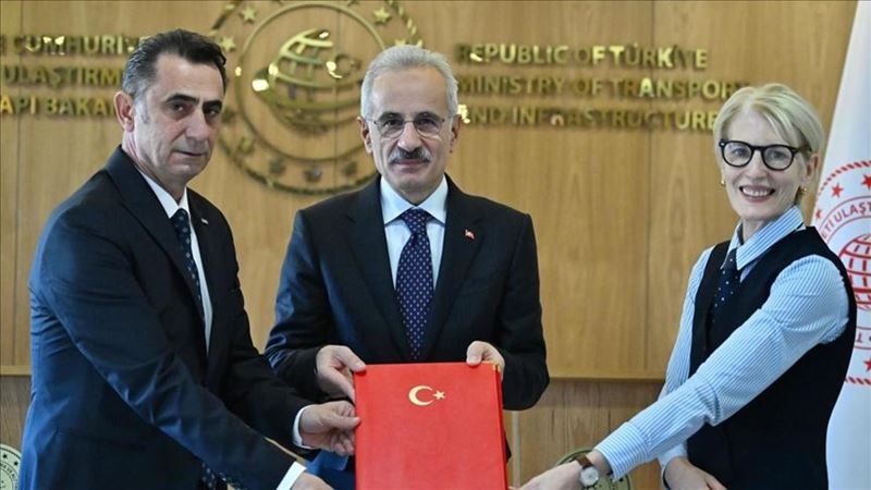 Hidrojen yakıtlı tren projesinde Türkiye ile İngiltere arasında iş birliği protokolü imzalandı