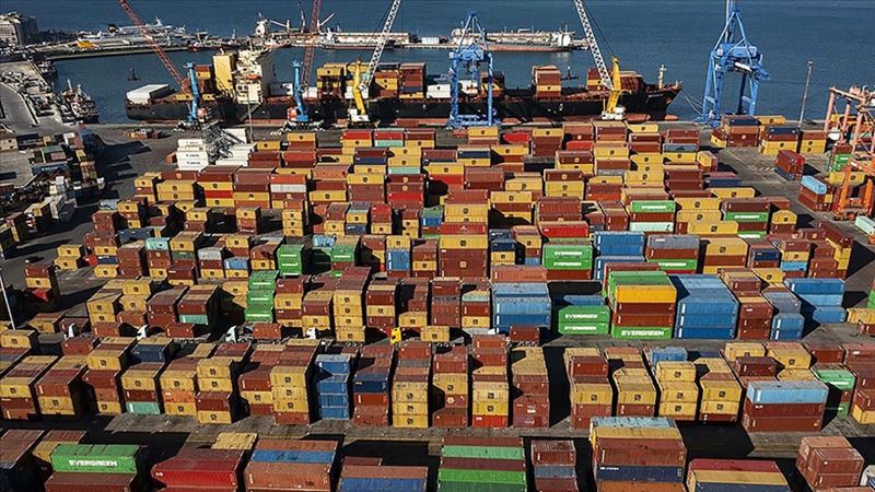 Nisan ayında dış ticaret açığı gerilerken ihracatta güçlü artış kaydedildi