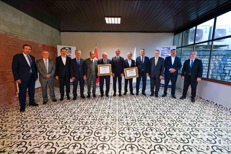 Çağ Çelik Yönetim Kurulu Başkanı Kamil Güleç’e KARDEMİR’den “Onursal Başkan” Unvanı