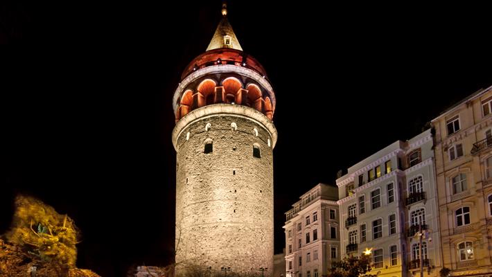 Galata Kulesi Yeni Aydınlatma Tasarımıyla Dikkat Çekiyor