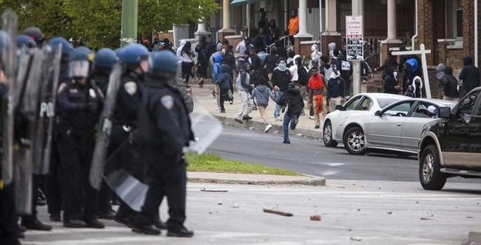 ABD Karıştı: 1 Hafta Sokağa Çıkma Yasağı!