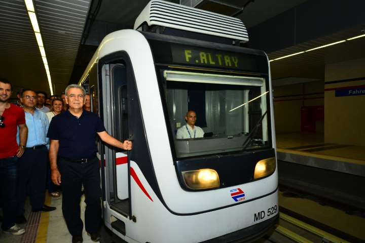 İzmir Metrosu, Az Zamanda Çok Ve Büyük İşler Başardı