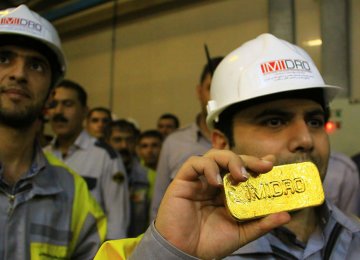 İran'da 22,8 Milyon Ton Külçe Çelik Üretildi