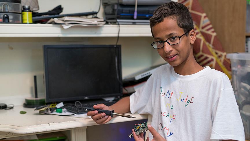 Kelepçelenen Mucit Öğrencinin Ailesi Tazminat İstedi