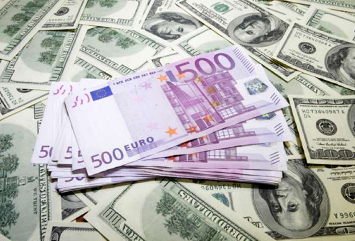 Dolar 1,7900 liradan, avro 2,3170 liradan güne başladı
