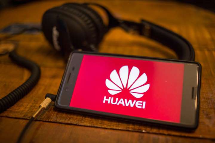 Teknoloji Devleri Huawei İle Bağlarını Koparıyor!