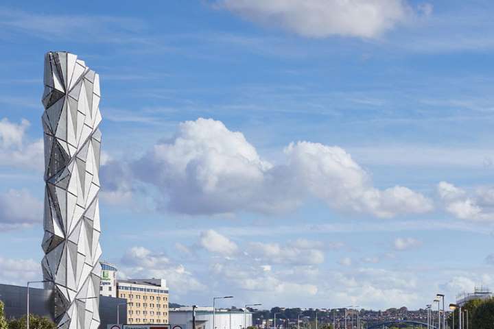 Göz Kamaştırmak İçin Tasarlanmış Bir Güç Merkezi