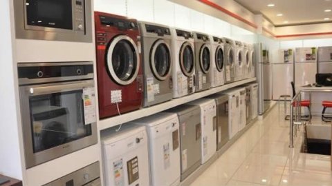 Beyaz Eşyada İç Satış ve İhracat Geriledi