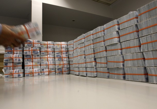 Cari Açık Geriledi