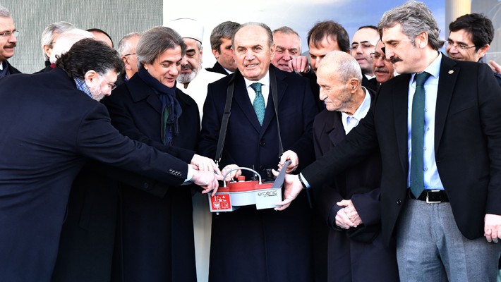 Taksim Cami İnşaatı İçin İlk Kazma Vuruldu