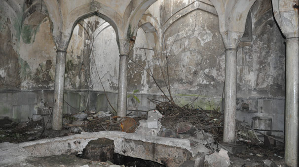 6 Katlı Binanın Altına Gömülen Tarihi Hamam Gün Yüzüne Çıkarıldı