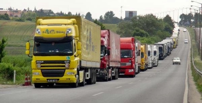 Bekleyen Her 1 TIR'ın Maliyeti 50-60 Bin Dolar