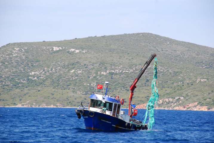 Çeşme Koylarında Yeni Sezon Temizliği