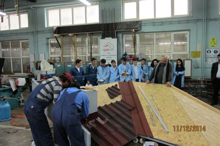 “Gençleri, Kalıcı ve Kazançlı İş İmkânı Sunan Çatı Sektörüne Bekliyoruz”