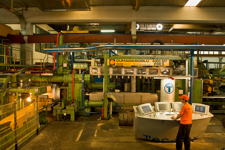 Çuhadaroğlu Metal Hisselerinde Önemli Artış