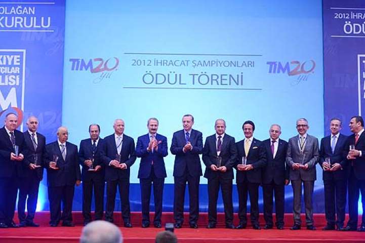 Egeli 8 Firmaya Ödül