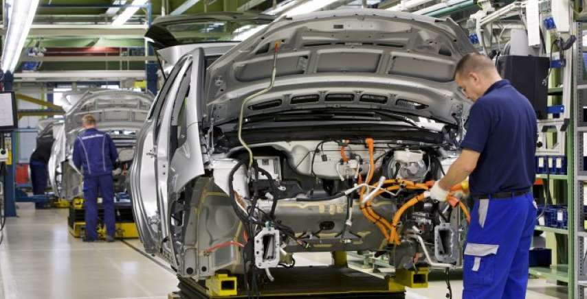 Otomotiv Ve Metal Eşya Euro-Dolar Paritesine Duyarlı