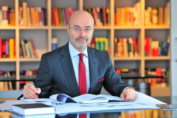 “250.000 Dolarlık Ev Satarak 100 Milyar Dolar Toplayabiliriz”