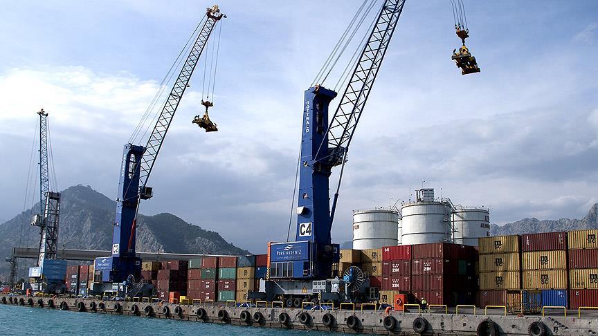 Dış Ticaret Açığı 2015'te Azaldı