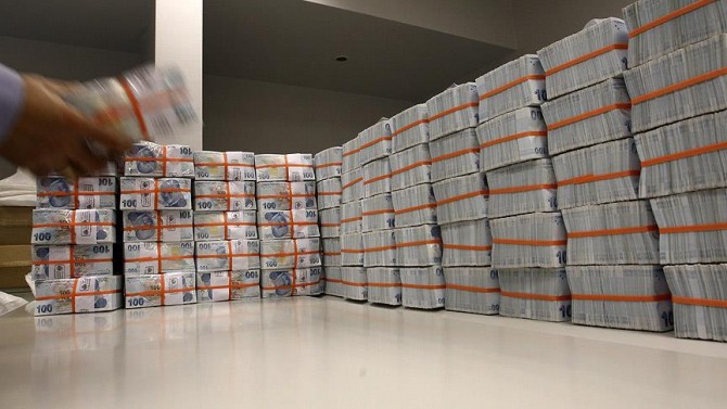 Hazine 9 Milyar Lira Borçlandı