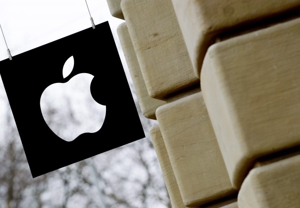 Apple Yine Zirvede 