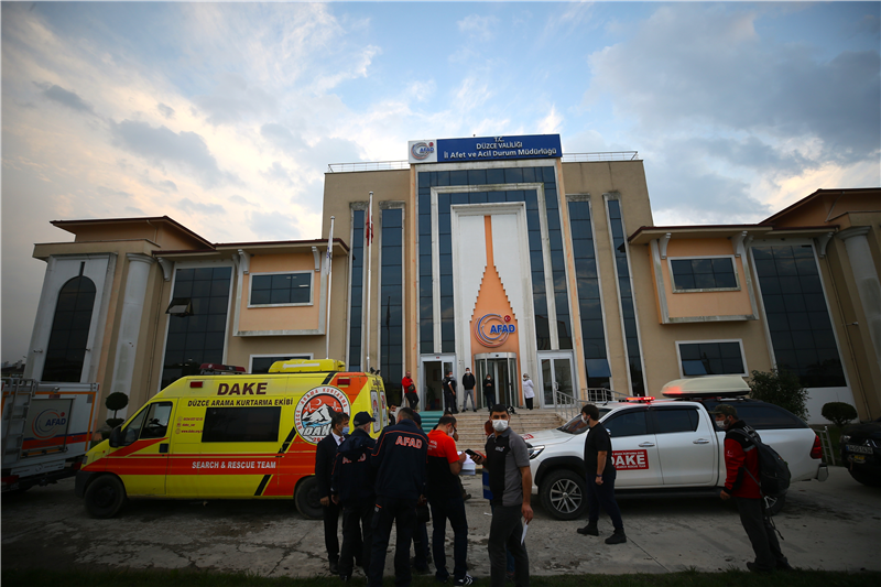 İzmir'deki deprem için diğer illerden yardım!