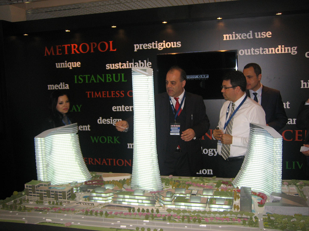 Dünyaca Ünlü Gayrimenkul Gurusu Anthony Khoi, Ataşehir’deki Projenin Ticari Alanlarıyla İlgileniyor 