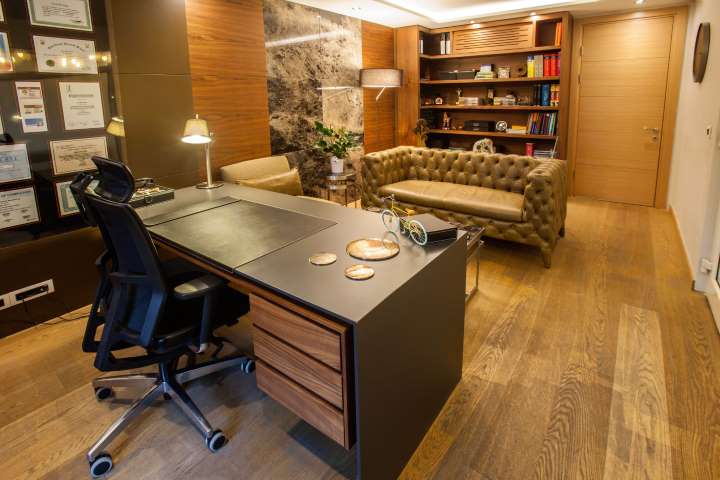 Doktor Muayenehanesine Tasarımcı Girdi