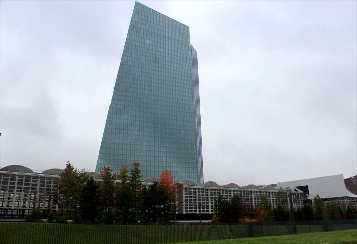 ECB Faizleri Sabit Tuttu
