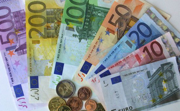 Avrupa Birliği Ülkeleri Euro'yu Terkediyor