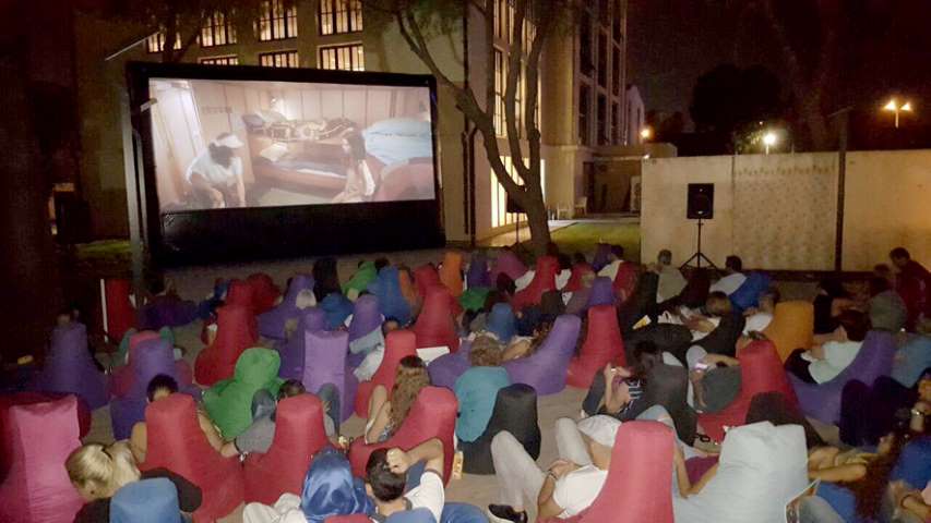 Mahall Bomonti İzmir’in Bahçesinde Sinema Keyfi