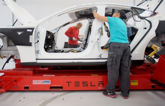 Tesla Binlerce Çalışanını İşten Çıkaracak