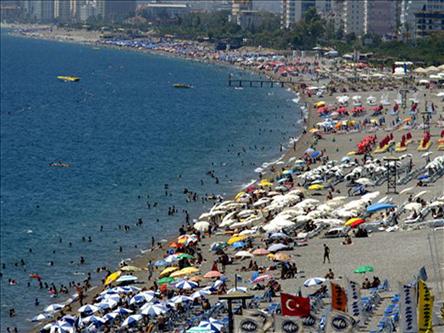 Antalya'ya 4 Ayda 1,4 Milyon Turist Geldi