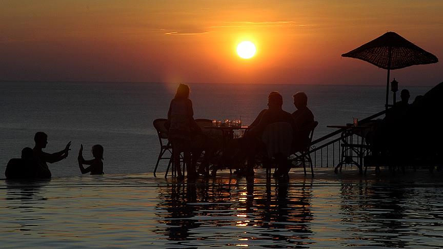 Türkiye'nin Turizm Geliri Azaldı
